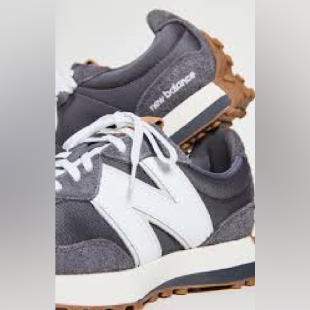 EUC New Balance 327, Size 8.5